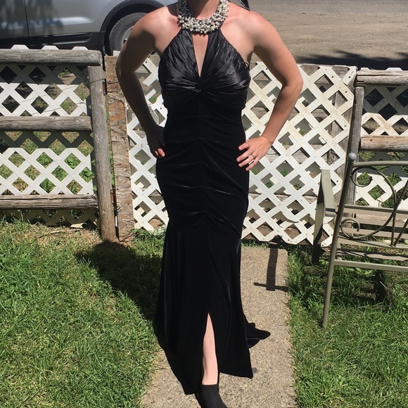 Dresses - Picture 4 of 4